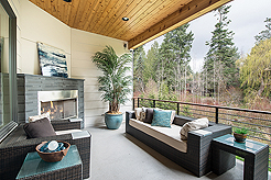 BROOKSIDE MODERN SHOWPIECE